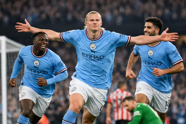 Feature image for Manchester City keep title pressure on with controlled 3-0 win over Brentford